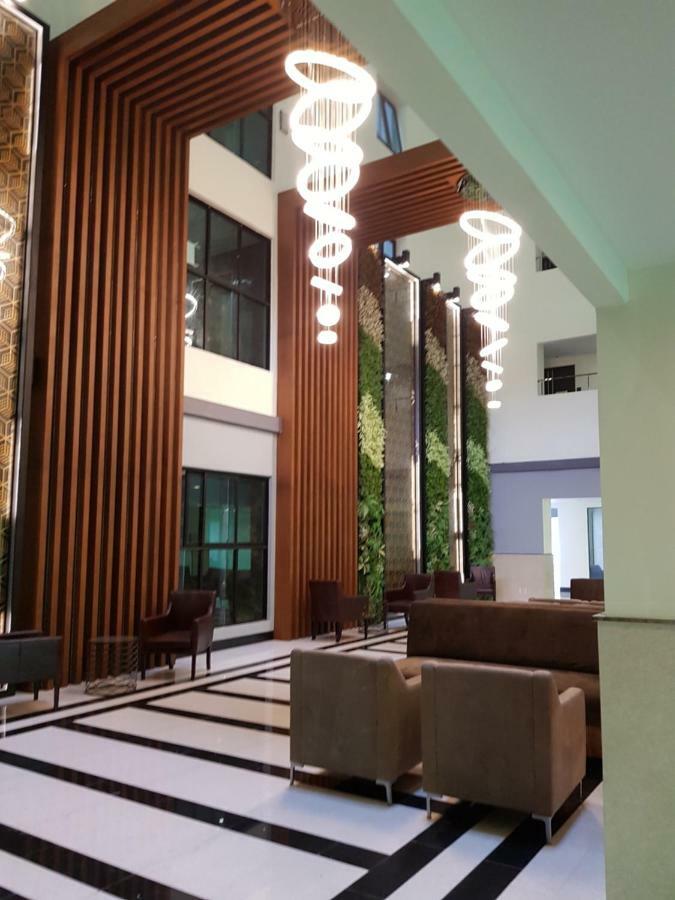 Dusit Grand Condo View Jomtien Beach Exterior photo