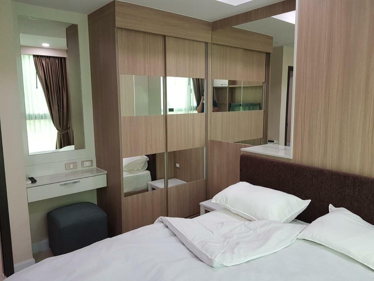 Dusit Grand Condo View Jomtien Beach Exterior photo